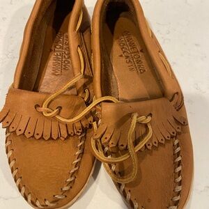 Minnetonka Tan Leather Fringe Moccasins